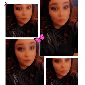 Meet your Posher, Andriea